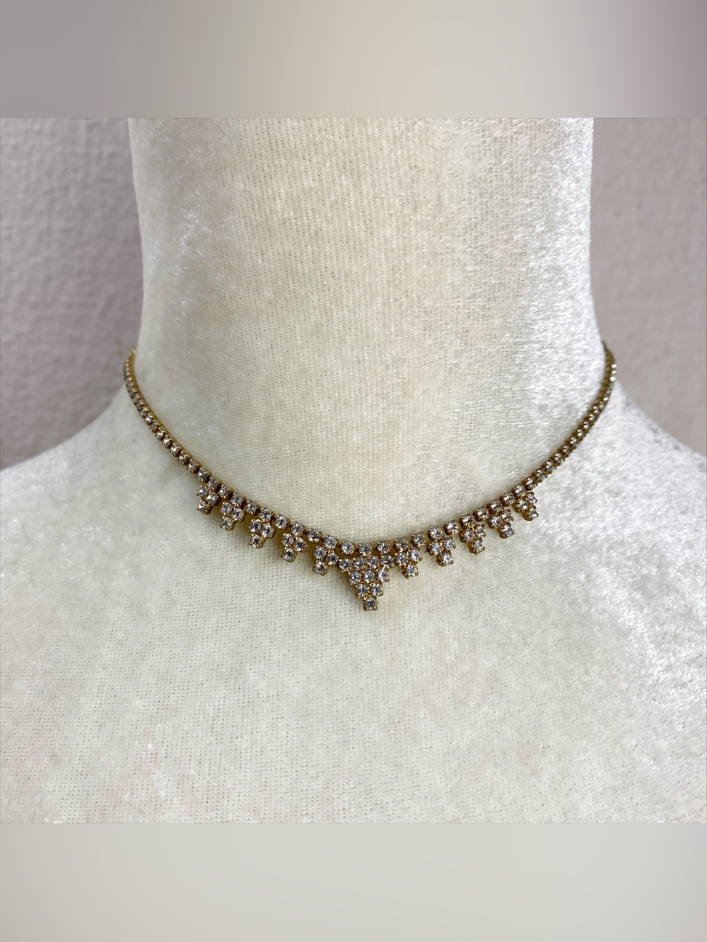 Gold-Tone Crystal Statement choker Necklace - Elegant Sparkle